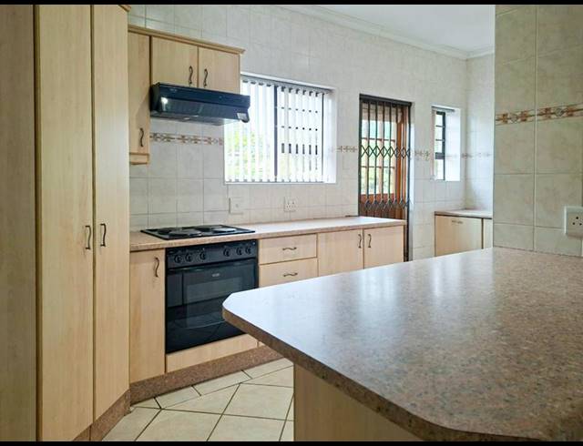3 BEDROOM TOWNHOUSE FOR SALE IN HEATHER PARK